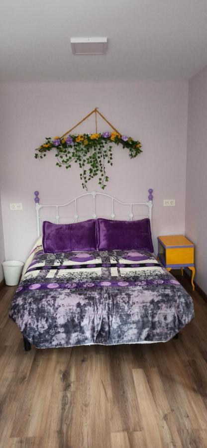 Apartamentos Turisticos Las 3 Golondrinas Penafiel Luaran gambar